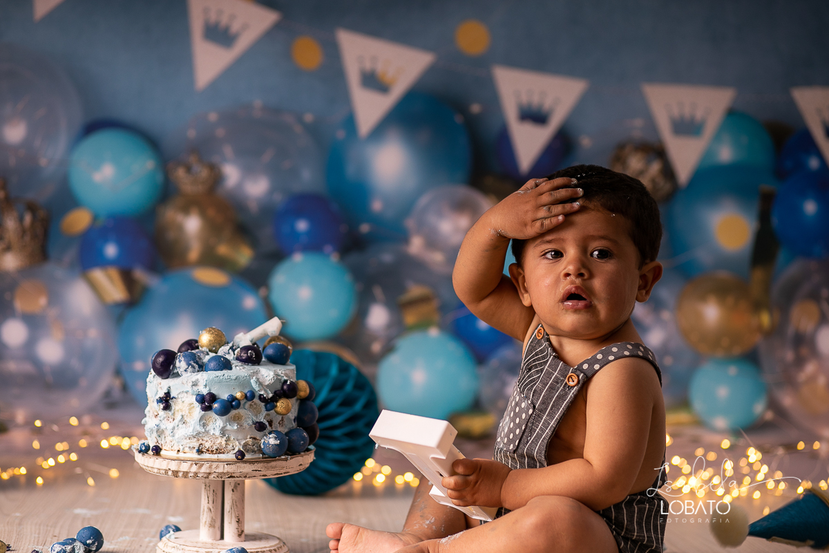 ensaio-fotografico-smash-the-cake-a-hora-do-bolo-ensaio-bebe-de-um-ano-fotografia-infantil-em-barbacena-isabela-lobato-book-de-bebe-book-infantil-album-de-bebe-acompanhamento-mensal-de-bebe-fotografo-em-barbacena-estudio-fotografico-bolo-de-aniversario
