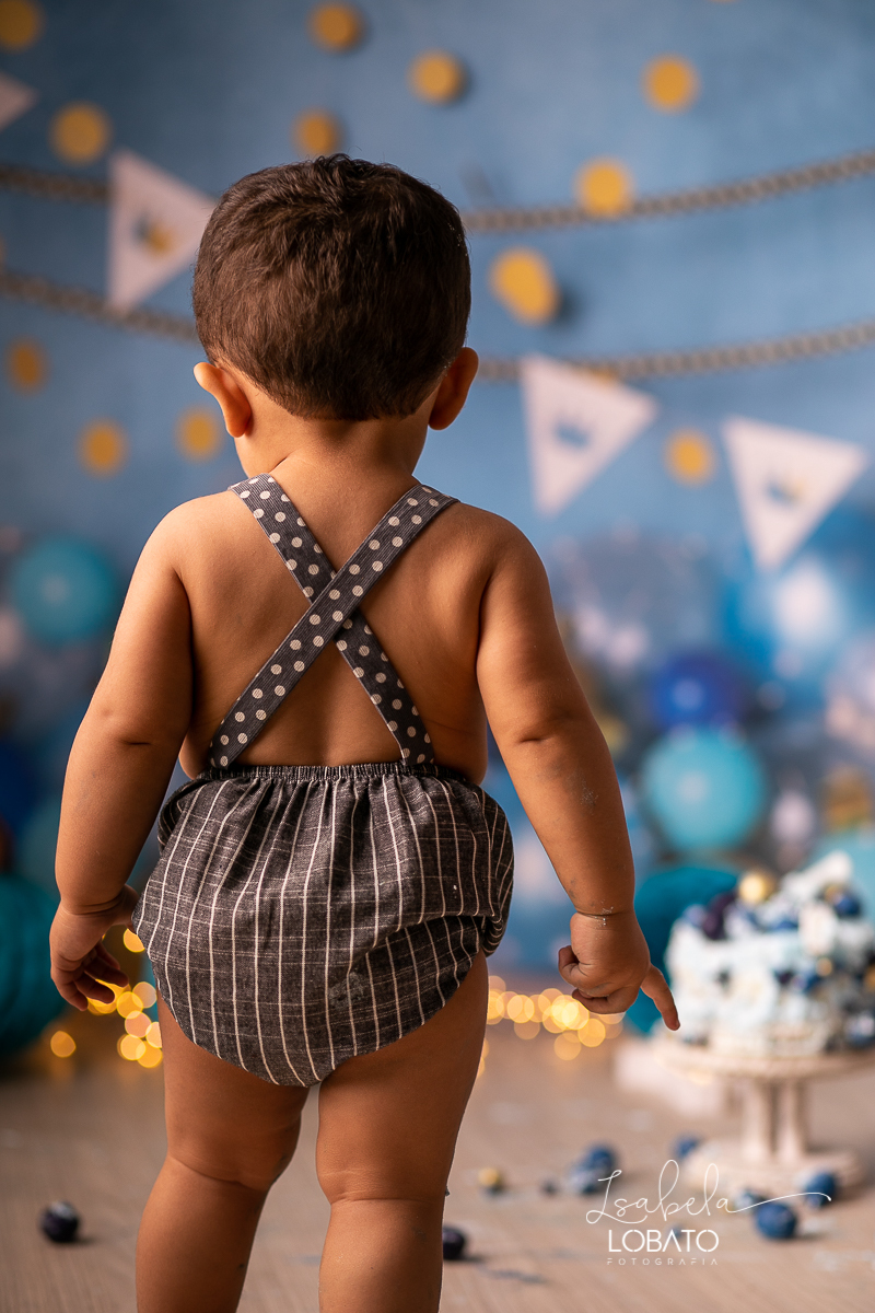 ensaio-fotografico-smash-the-cake-a-hora-do-bolo-ensaio-bebe-de-um-ano-fotografia-infantil-em-barbacena-isabela-lobato-book-de-bebe-book-infantil-album-de-bebe-acompanhamento-mensal-de-bebe-fotografo-em-barbacena-estudio-fotografico-bolo-de-aniversario