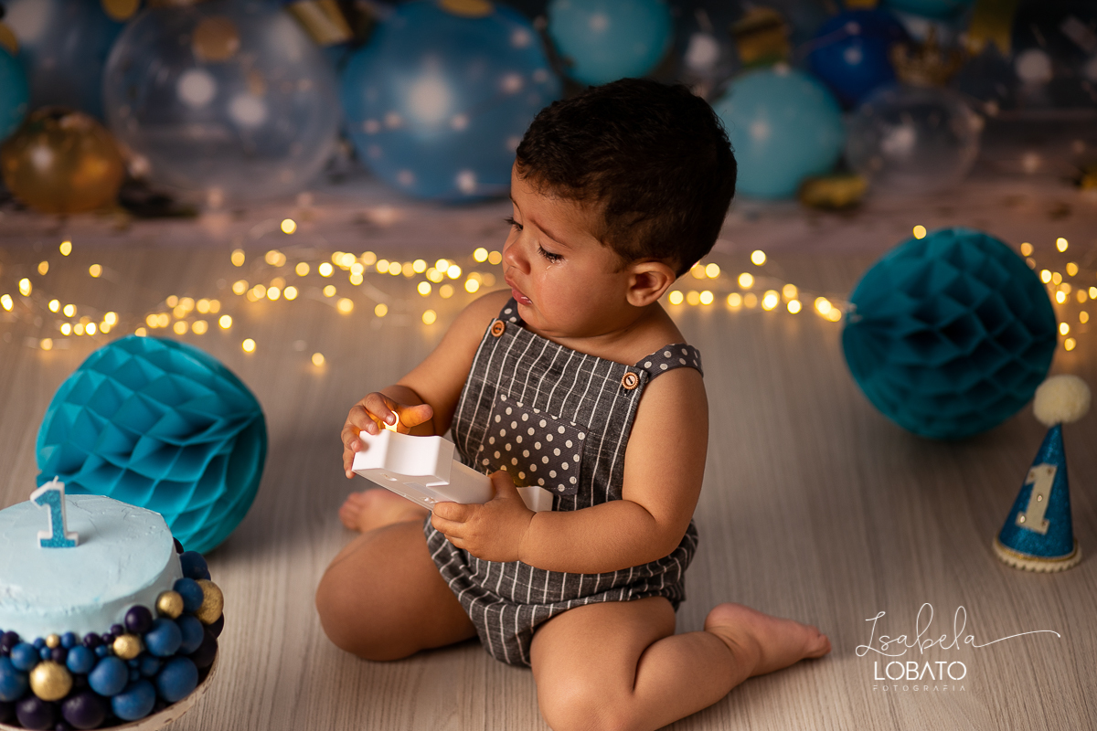 ensaio-fotografico-smash-the-cake-a-hora-do-bolo-ensaio-bebe-de-um-ano-fotografia-infantil-em-barbacena-isabela-lobato-book-de-bebe-book-infantil-album-de-bebe-acompanhamento-mensal-de-bebe-fotografo-em-barbacena-estudio-fotografico-bolo-de-aniversario