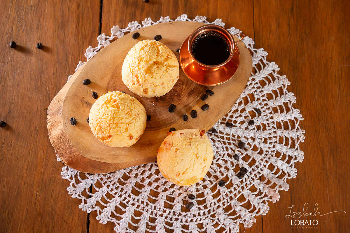 foto-de-comida-lanchonete- br-040-refeicao-prato-feito-batata-frita-foto-gastronomia-foto-culinaria-fotogrografo-de-gastronomia-festival-gastronimico-de-tiradentes-cafe-chocolate-quente-cafe-com-leite-queijo-minas-fescal-pao-com-ovo-pao-com-linguica
