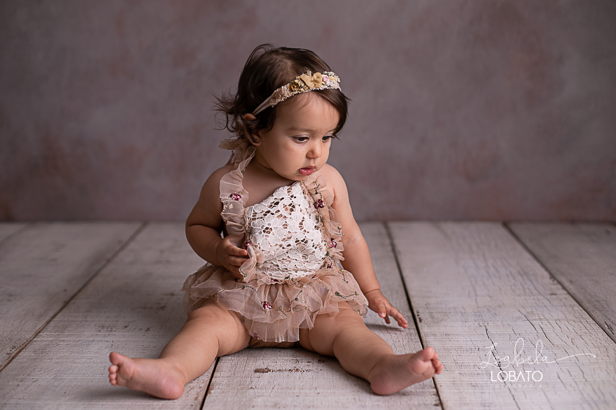 fotografia-de-bebe-acompanhamento-fotografico-de-bebe-fases-do-bebe-book-de-criança-lefotick-greis-ferreira-fotografo-em-barbacena-isabela-lobato-fotografia-estudio-fotografico-para-criança-em-barbacena