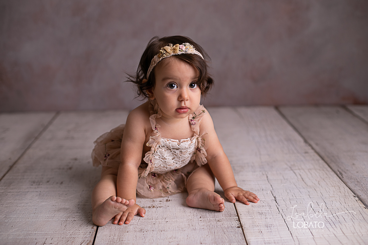 fotografia-de-bebe-acompanhamento-fotografico-de-bebe-fases-do-bebe-book-de-criança-lefotick-greis-ferreira-fotografo-em-barbacena-isabela-lobato-fotografia-estudio-fotografico-para-criança-em-barbacena