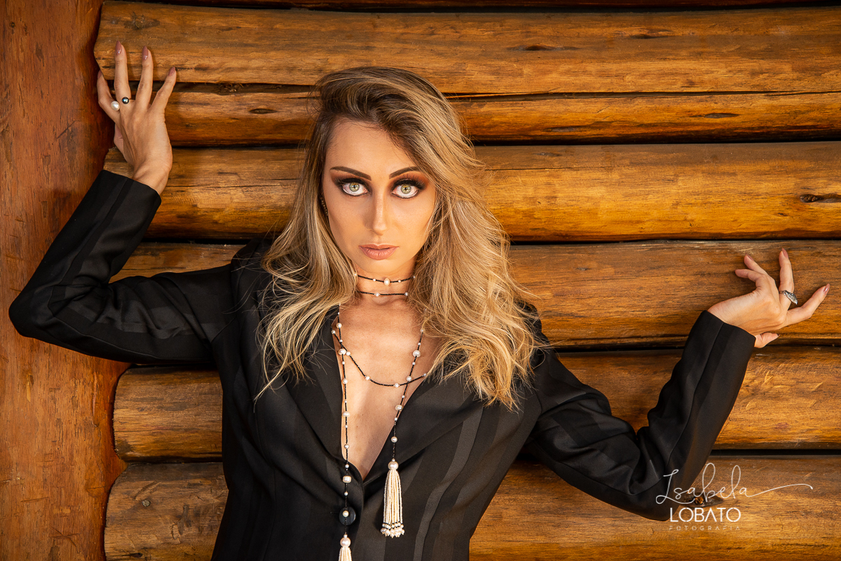 ensaio-feminino-josielle-da-fonseca-influenciadora-digital-modelo-em-barbacena-minas-gerais-book-fotografico-joias-ouro-tatiana-berenguer-joias-melhor-fotografo-em-barbacena-isabela-lobato-fotografia-ensaio-externo-espaço-camila-castro-barbacena