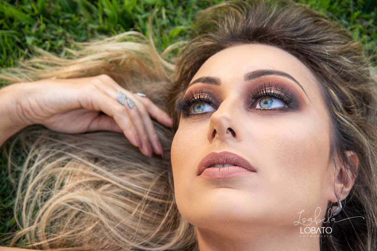 ensaio-feminino-josielle-da-fonseca-influenciadora-digital-modelo-em-barbacena-minas-gerais-book-fotografico-joias-ouro-tatiana-berenguer-joias-melhor-fotografo-em-barbacena-isabela-lobato-fotografia-ensaio-externo-espaço-camila-castro-barbacena