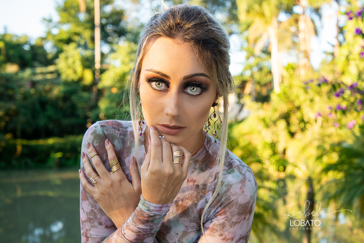 ensaio-feminino-josielle-da-fonseca-influenciadora-digital-modelo-em-barbacena-minas-gerais-book-fotografico-joias-ouro-tatiana-berenguer-joias-melhor-fotografo-em-barbacena-isabela-lobato-fotografia-ensaio-externo-espaço-camila-castro-barbacena