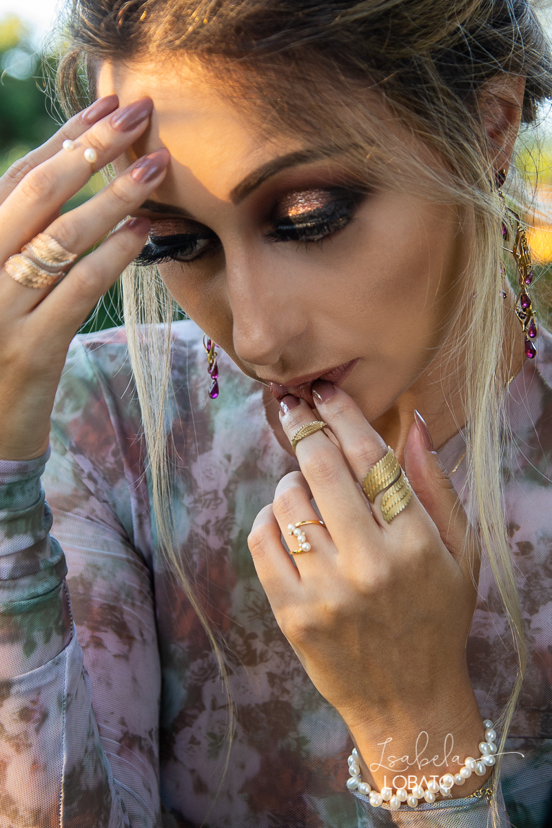 ensaio-feminino-josielle-da-fonseca-influenciadora-digital-modelo-em-barbacena-minas-gerais-book-fotografico-joias-ouro-tatiana-berenguer-joias-melhor-fotografo-em-barbacena-isabela-lobato-fotografia-ensaio-externo-espaço-camila-castro-barbacena