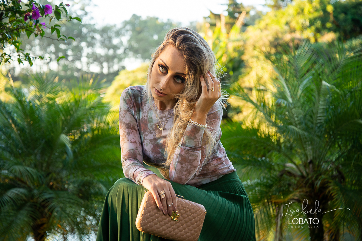 ensaio-feminino-josielle-da-fonseca-influenciadora-digital-modelo-em-barbacena-minas-gerais-book-fotografico-joias-ouro-tatiana-berenguer-joias-melhor-fotografo-em-barbacena-isabela-lobato-fotografia-ensaio-externo-espaço-camila-castro-barbacena