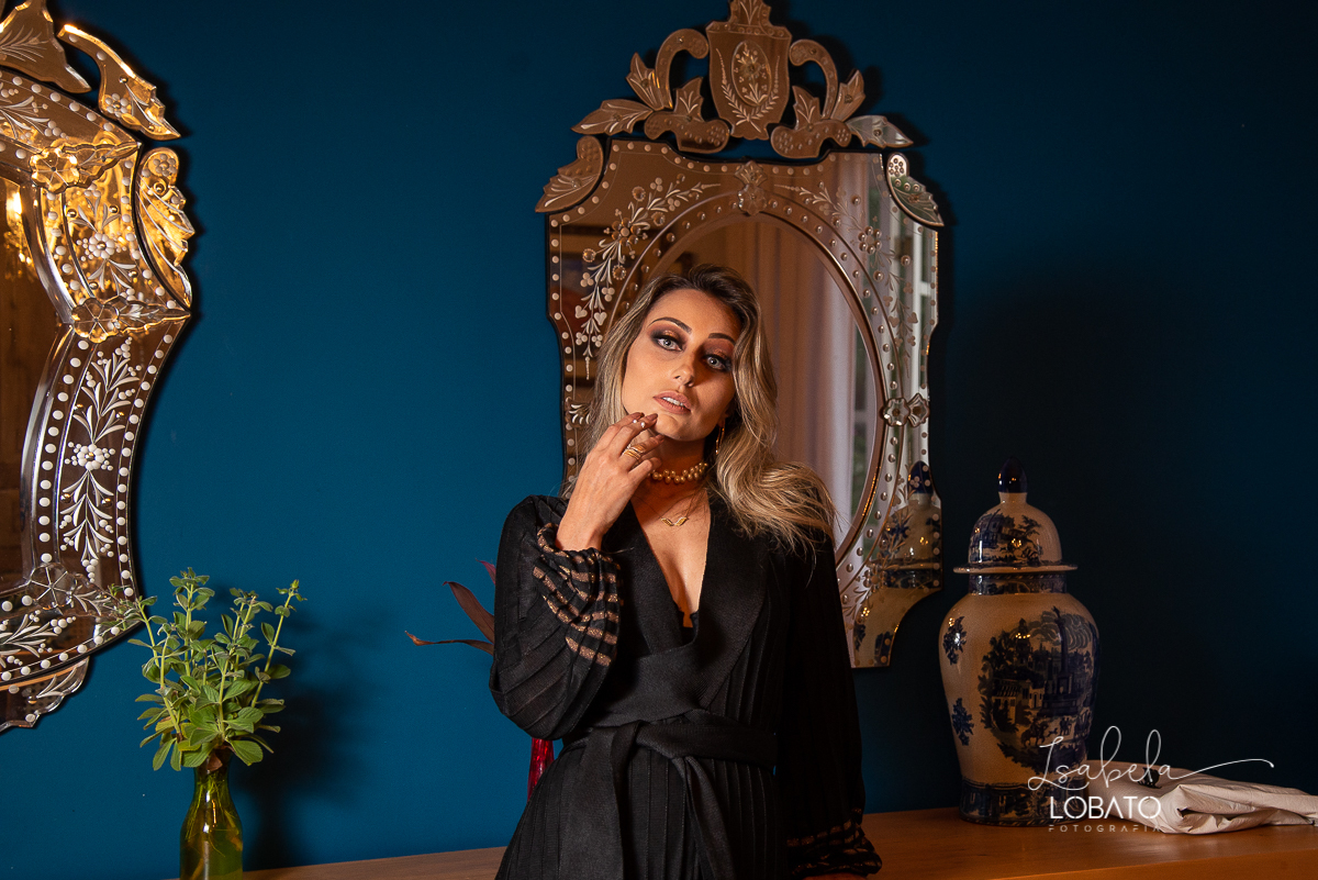 ensaio-feminino-josielle-da-fonseca-influenciadora-digital-modelo-em-barbacena-minas-gerais-book-fotografico-joias-ouro-tatiana-berenguer-joias-melhor-fotografo-em-barbacena-isabela-lobato-fotografia-ensaio-externo-espaço-camila-castro-barbacena