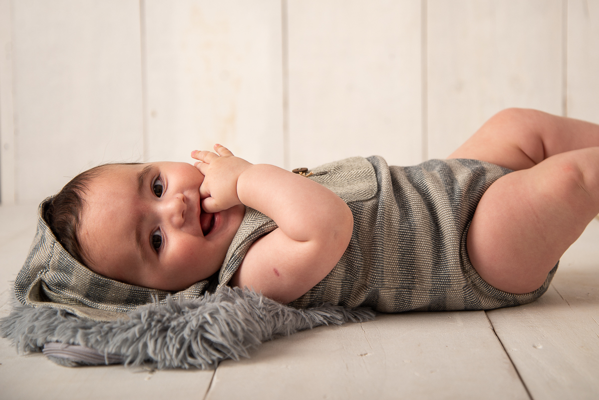 fases-do-bebe-acompanhamento-mensal-fotografico-bebe-de-5-meses-fotografo-de-crianca-em-barbacena-isabela-lobato-fotografia-lefotick-props-do-ben-estudio-fotografico-em-barbacena-isabela-lobato-fotografia