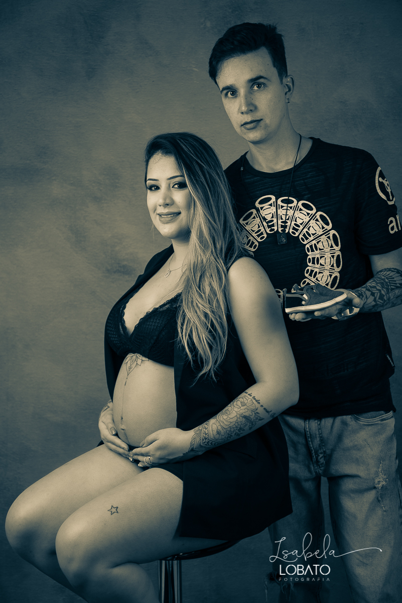 ensaio-fotografico-gestante-book-gestante-barbacena-minas-gerais-fotografia-de-gravida-ensaio-gestante-em-estudio-fotografico-fotografos-em-barbacena-isabela-lobato-fotografia-a-espera-de-nicolas-recem-nascido-nascimento