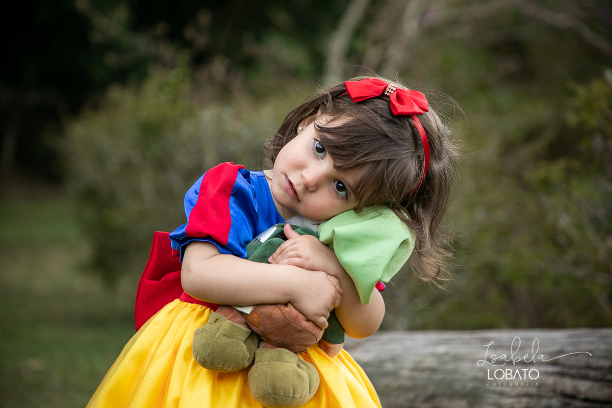 ensaio-fotografico-infantil-ensaio-de-criança-a-branca-de-neve-e-os-sete-anoes-maria-cecilia-book-infantil-fotografo-em-barbacena-isabela-lobato-fotografia-ensaio-fotografico-park-hotel-mantiqueira-barbacena-minas-gerais-fotografo-de-gestante-barbacena