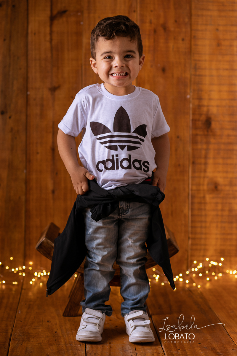 fotografia-infantil-bernardo-faz-3-anos-book-infantil-fotografo-em-barbacena-isabela-lobato-fotografia-personagem-do-filme-toy-store-woody-brincadeira-de-crianca