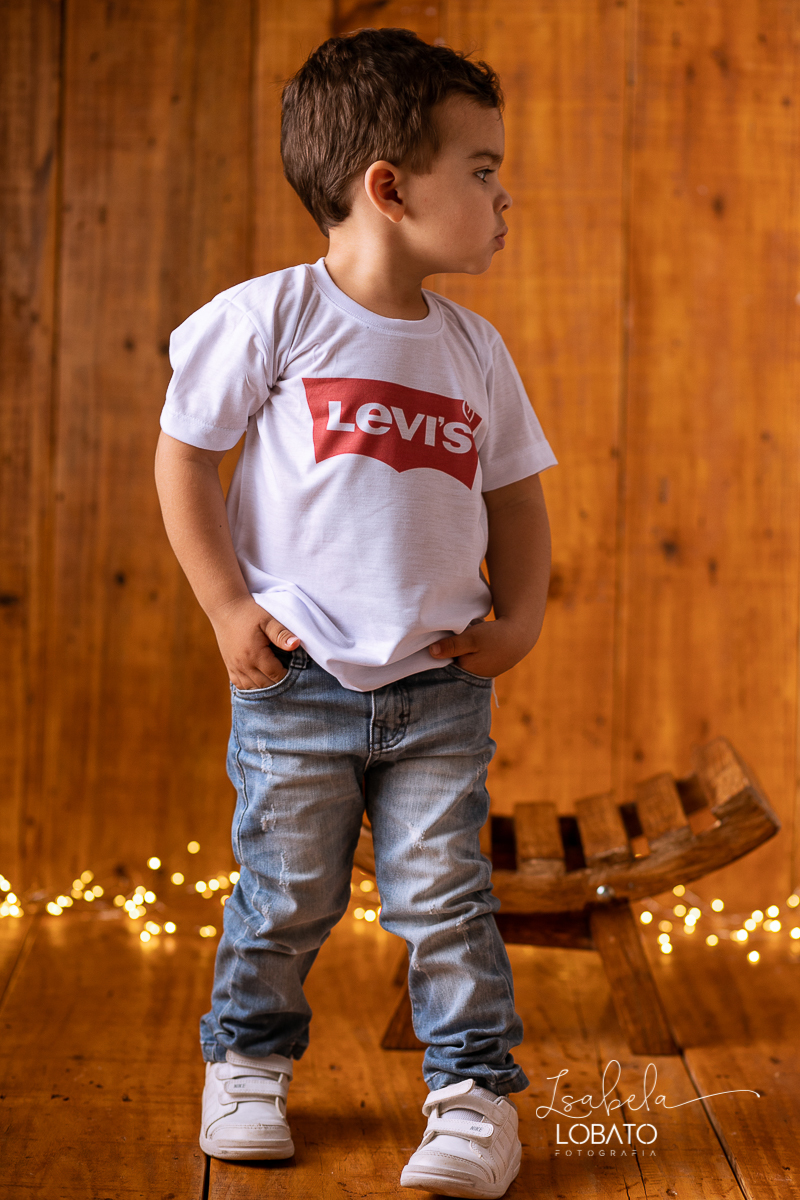 fotografia-infantil-bernardo-faz-3-anos-book-infantil-fotografo-em-barbacena-isabela-lobato-fotografia-personagem-do-filme-toy-store-woody-brincadeira-de-crianca