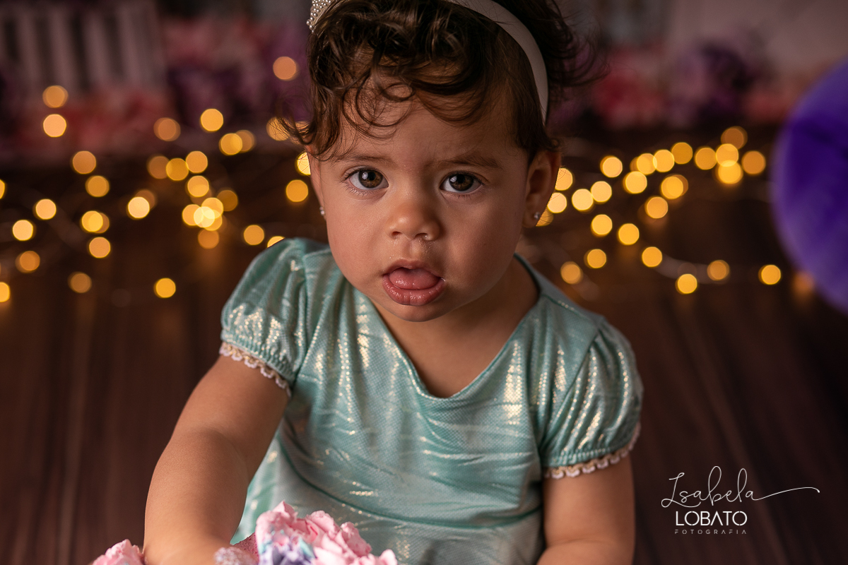 bolo-de-aniversario-smash-the-cake-festa-1-ano-decoracao-de-festa-infantil-a-hora-do-bolo-fotografia-de-bebe-book-infantil-fotografo-em-barbacena-estudio-fotografico-barbacena-isabela-lobato-fotografia-ensaio-fotografico-infantil-lefotick-props-do-ben