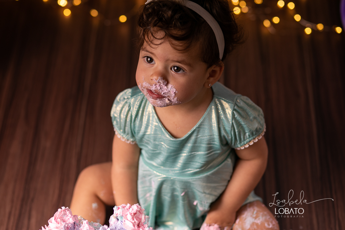bolo-de-aniversario-smash-the-cake-festa-1-ano-decoracao-de-festa-infantil-a-hora-do-bolo-fotografia-de-bebe-book-infantil-fotografo-em-barbacena-estudio-fotografico-barbacena-isabela-lobato-fotografia-ensaio-fotografico-infantil-lefotick-props-do-ben