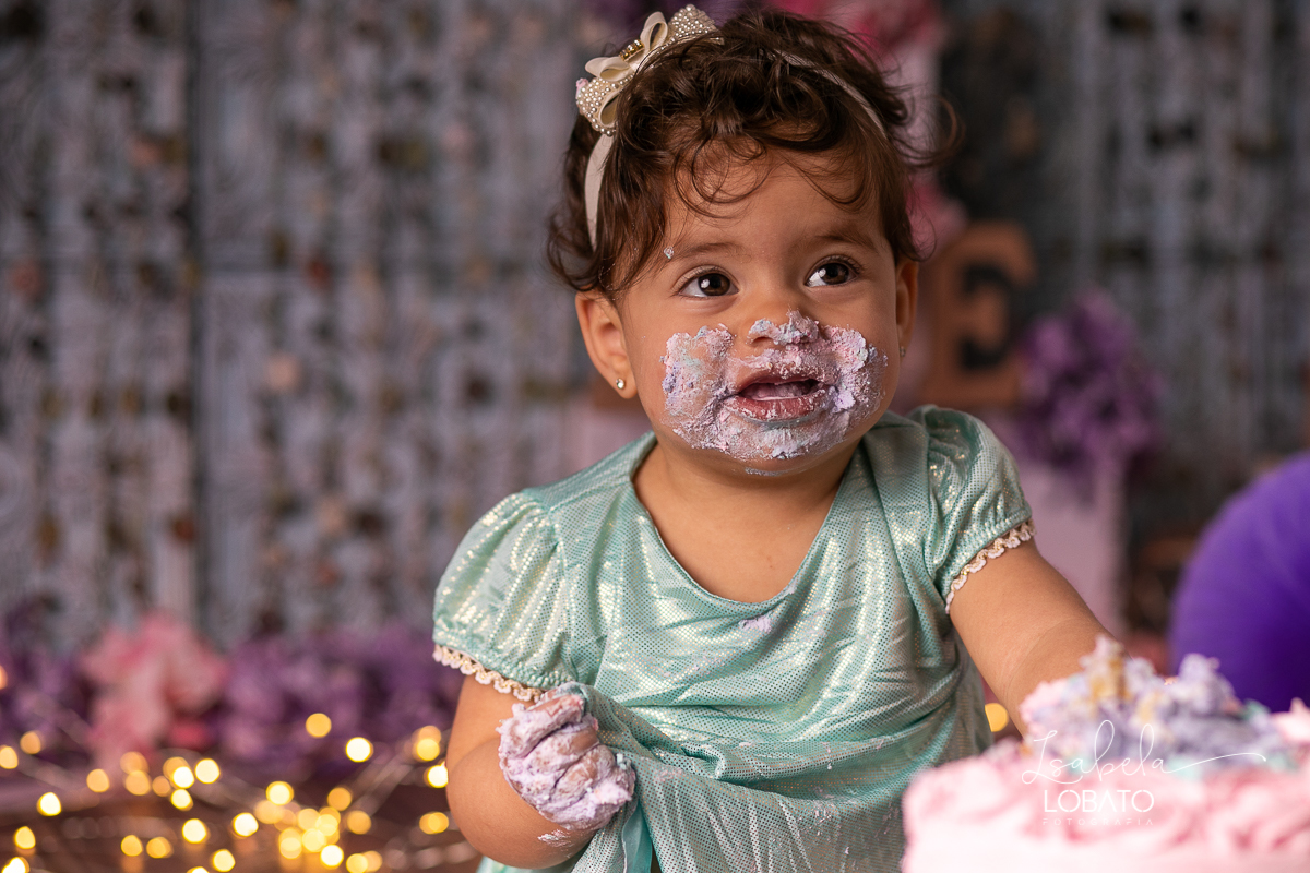 bolo-de-aniversario-smash-the-cake-festa-1-ano-decoracao-de-festa-infantil-a-hora-do-bolo-fotografia-de-bebe-book-infantil-fotografo-em-barbacena-estudio-fotografico-barbacena-isabela-lobato-fotografia-ensaio-fotografico-infantil-lefotick-props-do-ben