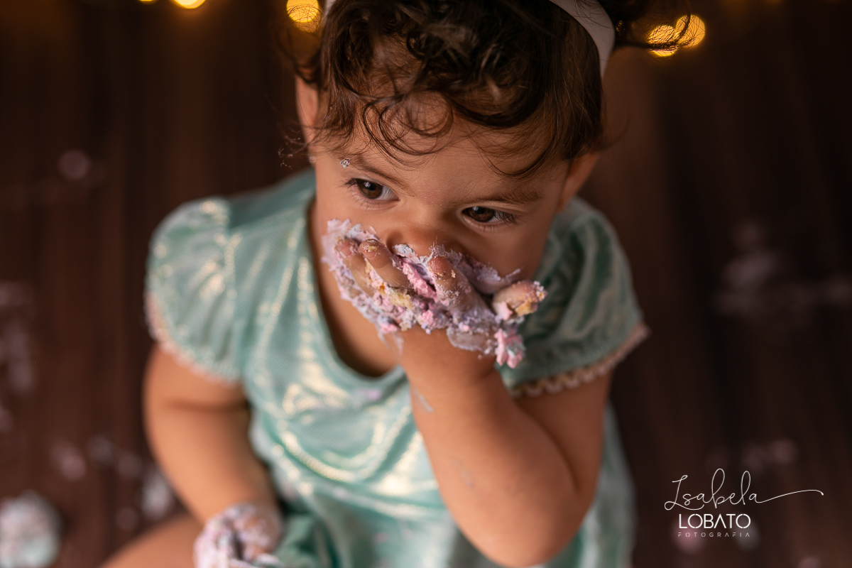 bolo-de-aniversario-smash-the-cake-festa-1-ano-decoracao-de-festa-infantil-a-hora-do-bolo-fotografia-de-bebe-book-infantil-fotografo-em-barbacena-estudio-fotografico-barbacena-isabela-lobato-fotografia-ensaio-fotografico-infantil-lefotick-props-do-ben