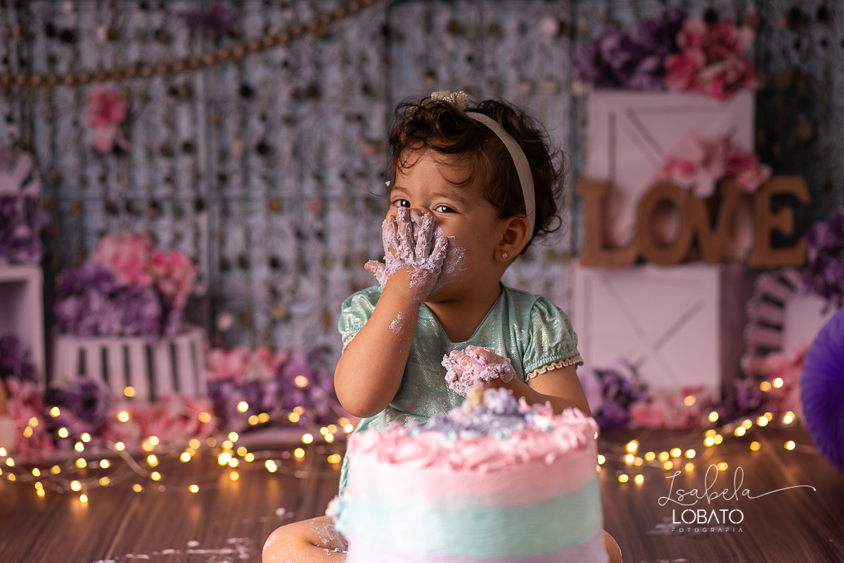bolo-de-aniversario-smash-the-cake-festa-1-ano-decoracao-de-festa-infantil-a-hora-do-bolo-fotografia-de-bebe-book-infantil-fotografo-em-barbacena-estudio-fotografico-barbacena-isabela-lobato-fotografia-ensaio-fotografico-infantil-lefotick-props-do-ben