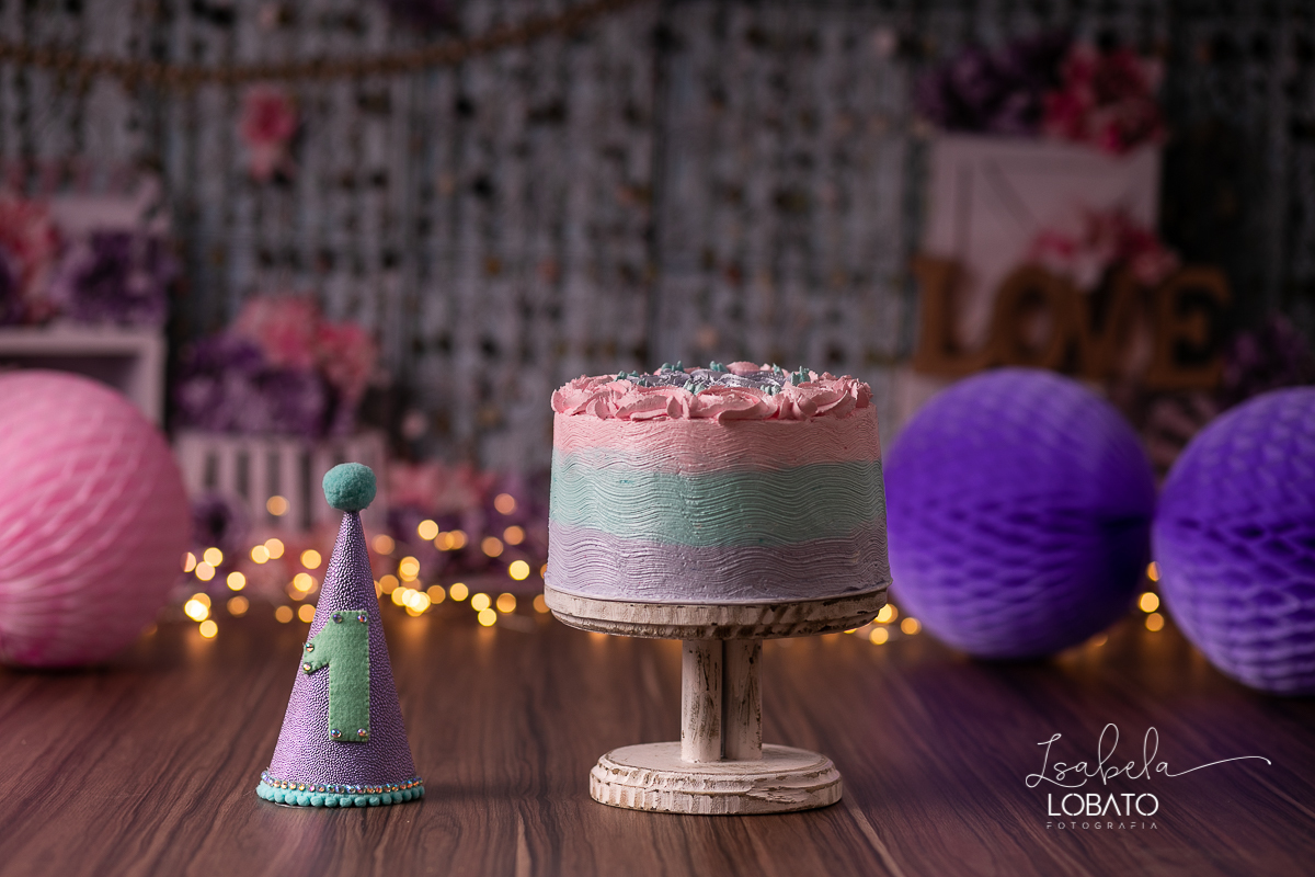 bolo-de-aniversario-smash-the-cake-aniversario-1-ano-decoracao-de-festa-infantil-a-hora-do-bolo-fotografia-de-bebe-book-infantil-fotografo-em-barbacena-estudio-fotografico-barbacena-isabela-lobato-fotografia-ensaio-fotografico-infantil-fotografo-mg
