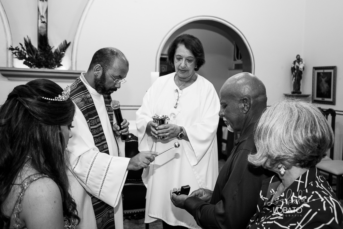 vestido-de-debutante-15-anos-festa-de-debutante-book-15-anos-festa-de-15-anos-fotografia-de-aniversario-de-15-anos-valsa-bolo-de-aniversario-alice-no-pais-das-maravilhas-anel-de-15-anos-bacco-buffet-fotografo-em-barbacena-isabela-lobato-fotografia-estudio