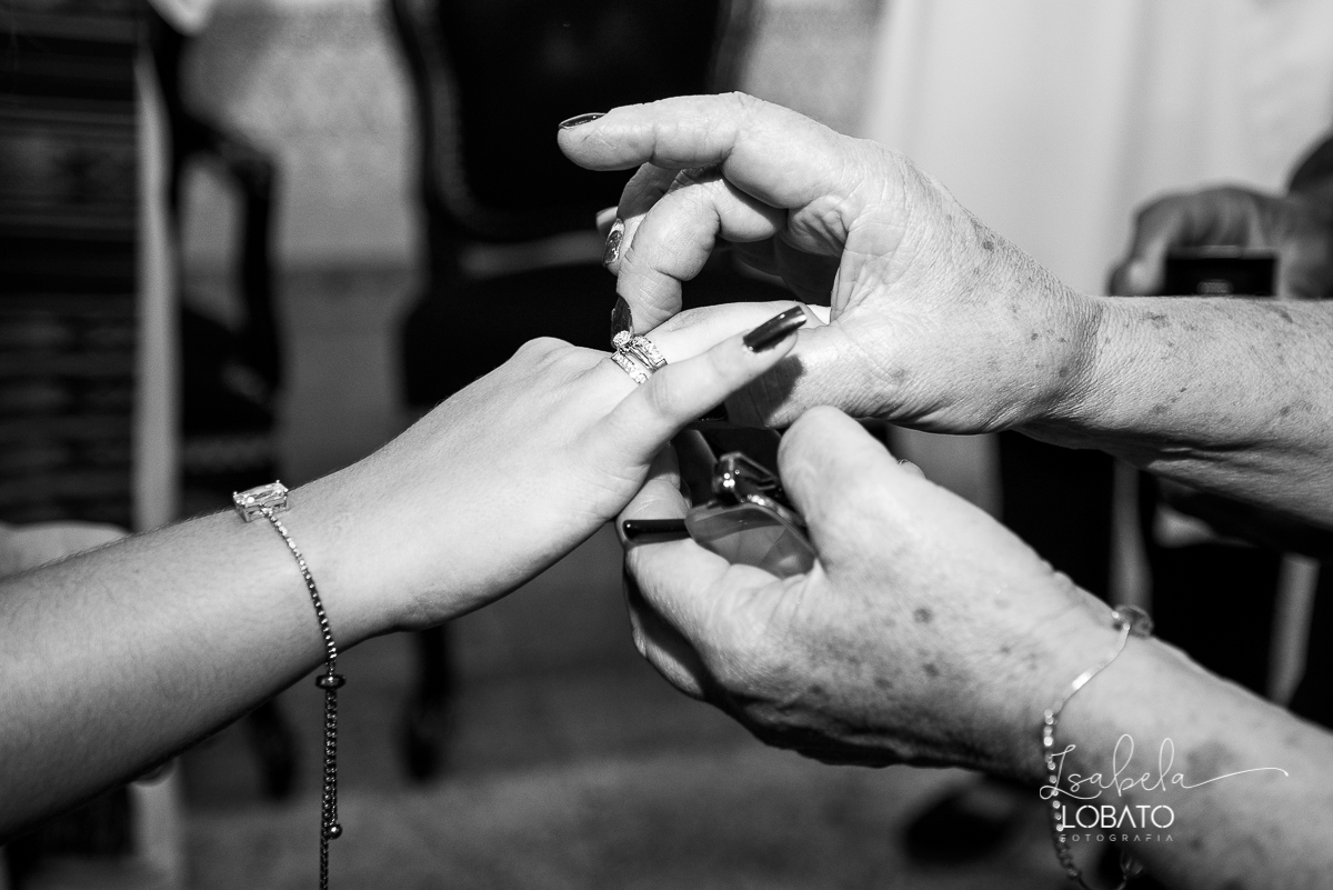 vestido-de-debutante-15-anos-festa-de-debutante-book-15-anos-festa-de-15-anos-fotografia-de-aniversario-de-15-anos-valsa-bolo-de-aniversario-alice-no-pais-das-maravilhas-anel-de-15-anos-bacco-buffet-fotografo-em-barbacena-isabela-lobato-fotografia-estudio