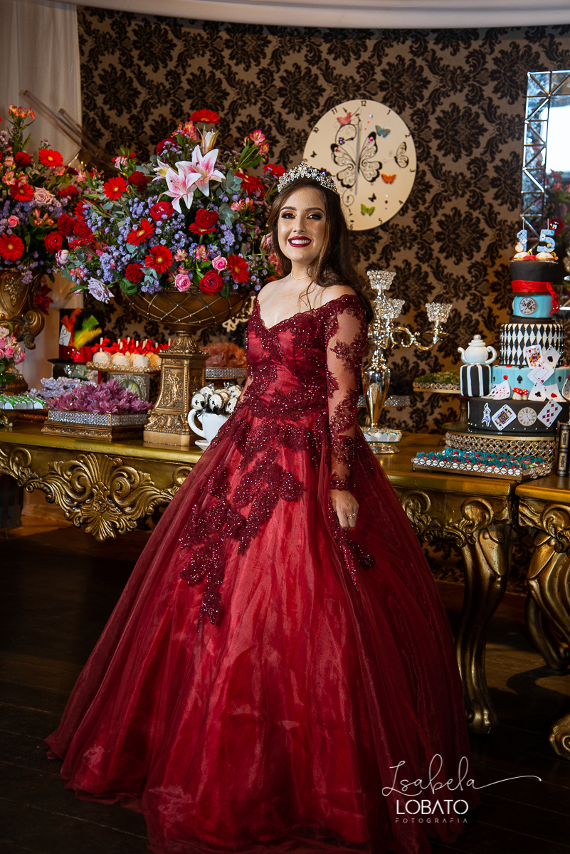 vestido-de-debutante-15-anos-festa-de-debutante-book-15-anos-festa-de-15-anos-fotografia-de-aniversario-de-15-anos-valsa-bolo-de-aniversario-alice-no-pais-das-maravilhas-anel-de-15-anos-bacco-buffet-fotografo-em-barbacena-isabela-lobato-fotografia-estudio