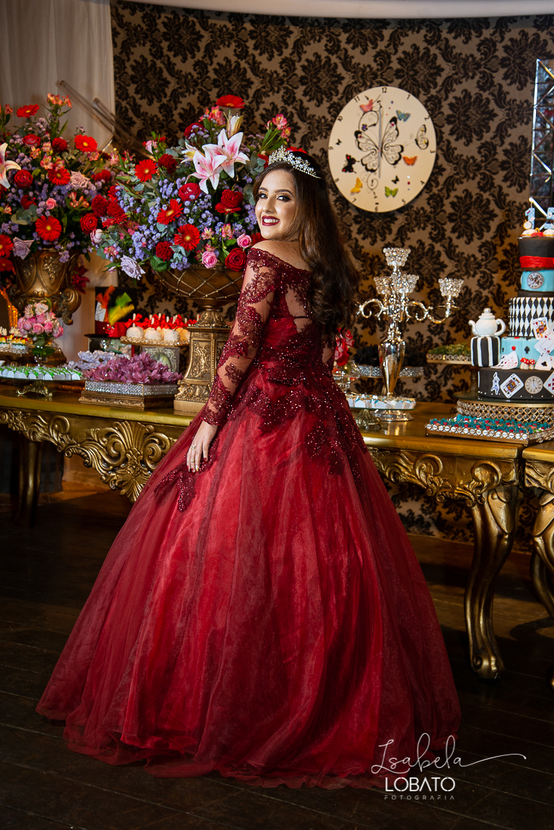 vestido-de-debutante-15-anos-festa-de-debutante-book-15-anos-festa-de-15-anos-fotografia-de-aniversario-de-15-anos-valsa-bolo-de-aniversario-alice-no-pais-das-maravilhas-anel-de-15-anos-bacco-buffet-fotografo-em-barbacena-isabela-lobato-fotografia-estudio