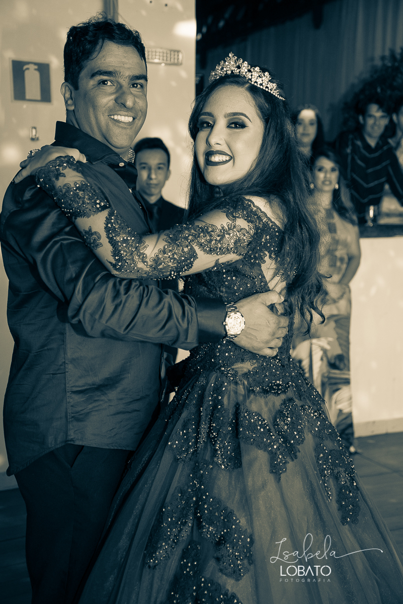 vestido-de-debutante-15-anos-festa-de-debutante-book-15-anos-festa-de-15-anos-fotografia-de-aniversario-de-15-anos-valsa-bolo-de-aniversario-alice-no-pais-das-maravilhas-anel-de-15-anos-bacco-buffet-fotografo-em-barbacena-isabela-lobato-fotografia-estudio