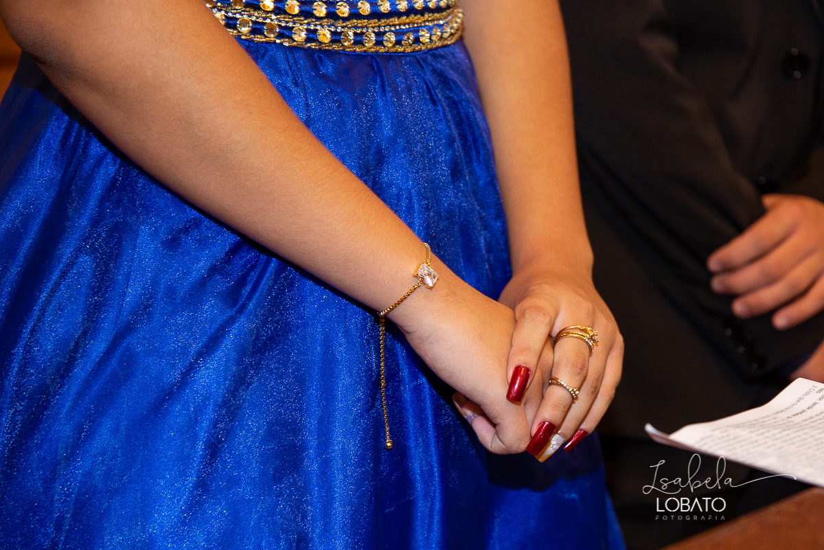 vestido-de-debutante-15-anos-festa-de-debutante-book-15-anos-festa-de-15-anos-fotografia-de-aniversario-de-15-anos-valsa-bolo-de-aniversario-alice-no-pais-das-maravilhas-anel-de-15-anos-bacco-buffet-fotografo-em-barbacena-isabela-lobato-fotografia-estudio