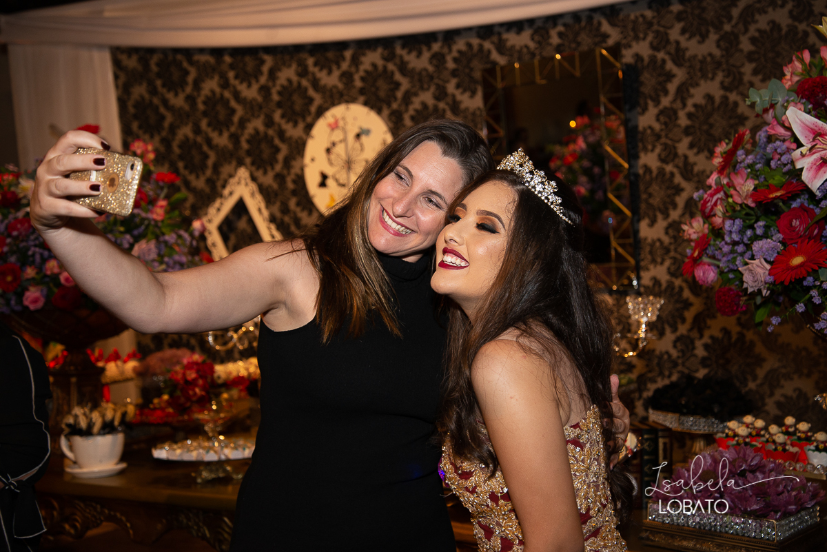 vestido-de-debutante-15-anos-festa-de-debutante-book-15-anos-festa-de-15-anos-fotografia-de-aniversario-de-15-anos-valsa-bolo-de-aniversario-alice-no-pais-das-maravilhas-anel-de-15-anos-bacco-buffet-fotografo-em-barbacena-isabela-lobato-fotografia-estudio