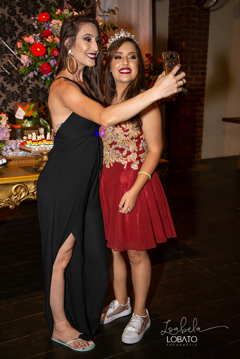 vestido-de-debutante-15-anos-festa-de-debutante-book-15-anos-festa-de-15-anos-fotografia-de-aniversario-de-15-anos-valsa-bolo-de-aniversario-alice-no-pais-das-maravilhas-anel-de-15-anos-bacco-buffet-fotografo-em-barbacena-isabela-lobato-fotografia-estudio
