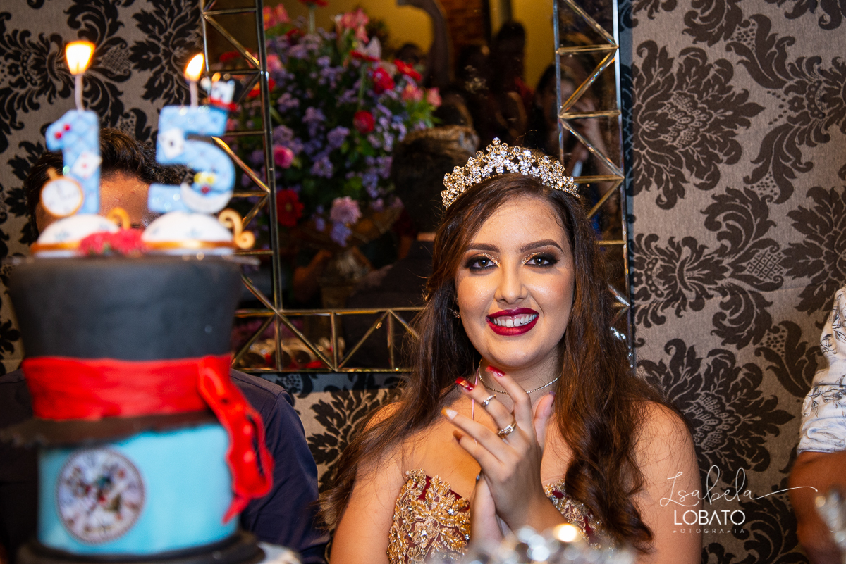 vestido-de-debutante-15-anos-festa-de-debutante-book-15-anos-festa-de-15-anos-fotografia-de-aniversario-de-15-anos-valsa-bolo-de-aniversario-alice-no-pais-das-maravilhas-anel-de-15-anos-bacco-buffet-fotografo-em-barbacena-isabela-lobato-fotografia-estudio