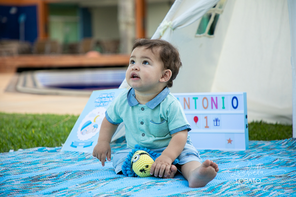a-hora-do-bolo-smash-the-cake-aniversario-de um-ano-fotografia-de-crianca-fotografo-em-barbacena-isabela-lobato-estudio-de-fotos-hotel-senac-grogoto