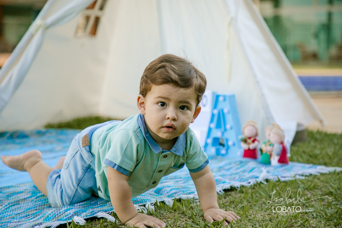 a-hora-do-bolo-smash-the-cake-aniversario-de um-ano-fotografia-de-crianca-fotografo-em-barbacena-isabela-lobato-estudio-de-fotos-hotel-senac-grogoto
