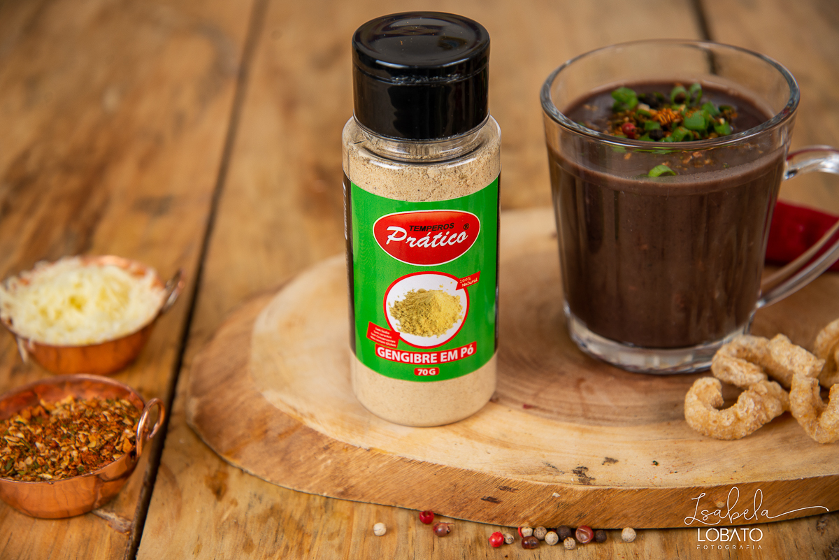 caldinho-de-feijao-torresmo-tira-gosto-feijoada-temperos-pratico-fotografia-de-comida-foto-de-sanduiche-molho-de-pimenta-foto-gastronomica-fotografo-de-alimentos-isabela-lobato-fotografia-festival-gastronomico-de-tiradentes-mg-restaurantes-tiradentes-mg