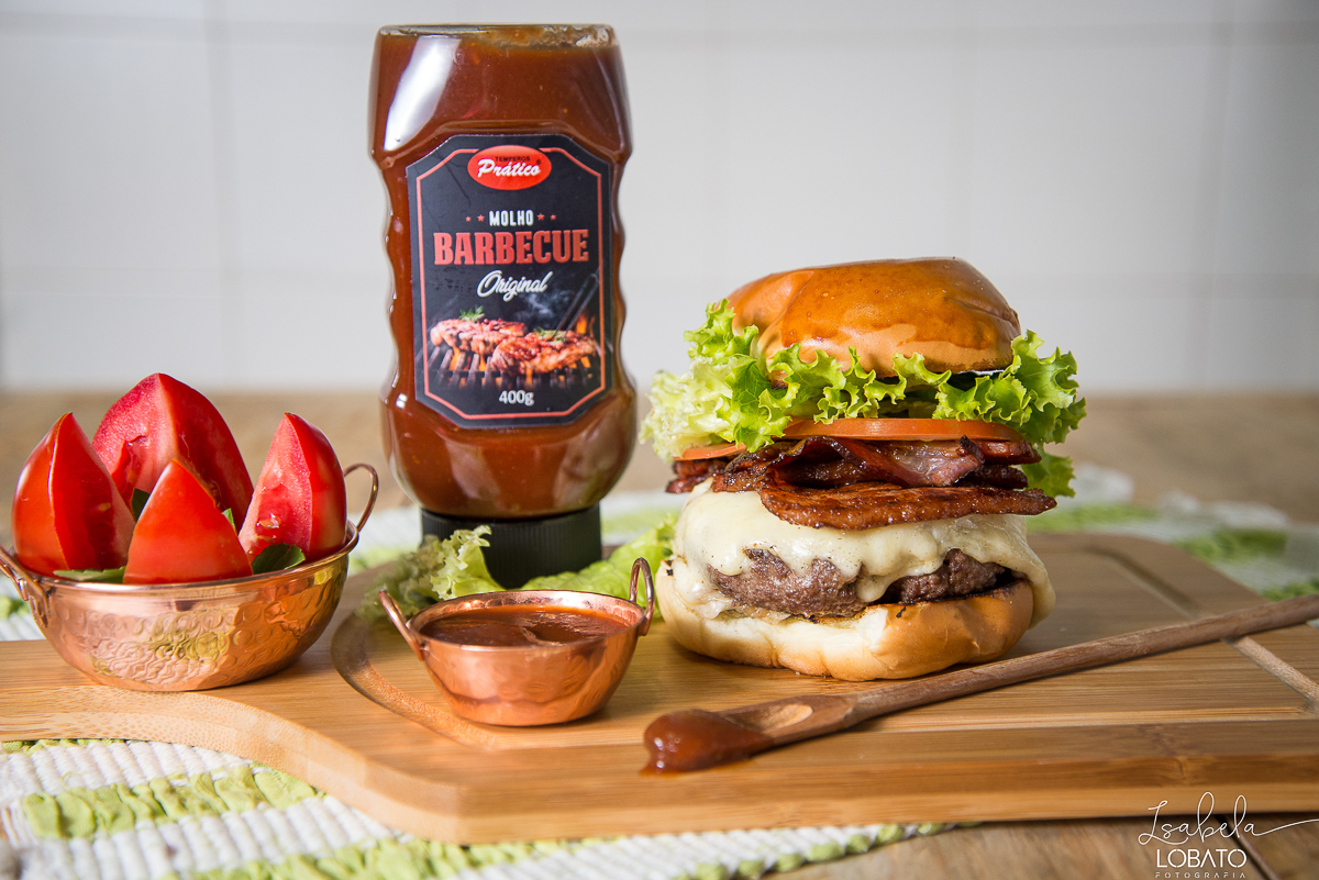 ketchup-molho-barbecue-hamburguer-artesanal-temperos-pratico-fotografia-de-comida-foto-de-sanduiche-molho-de-tomate-foto-gastronomica-fotografo-de-alimentos-isabela-lobato-fotografia-festival-gastronomico-de-tiradentes-mg-restaurantes-tiradentes-mg