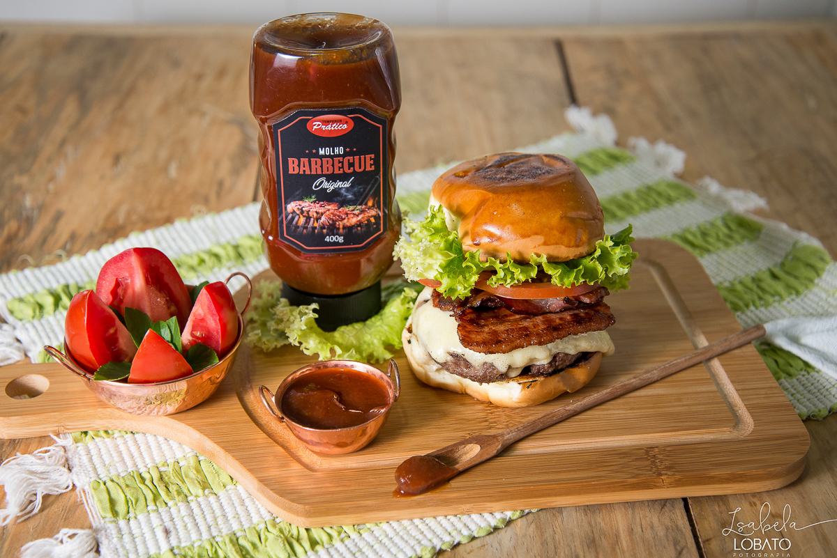 ketchup-molho-barbecue-hamburguer-artesanal-temperos-pratico-fotografia-de-comida-foto-de-sanduiche-molho-de-tomate-foto-gastronomica-fotografo-de-alimentos-isabela-lobato-fotografia-festival-gastronomico-de-tiradentes-mg-restaurantes-tiradentes-mg