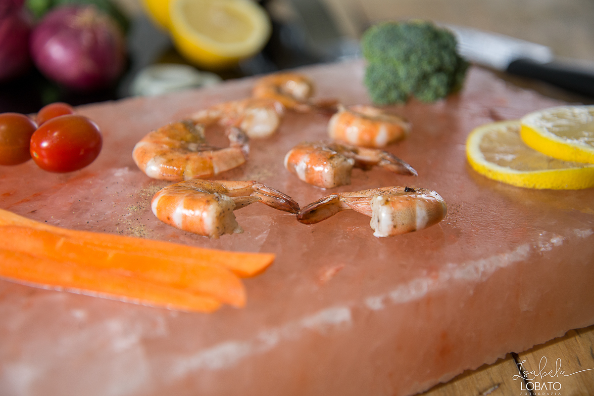 pedra-de-sal-do-himalaia-temperos-pratico-fotografia-de-comida-foto-de-carnes-grelhados-file-de-salmao-molho-de-pimenta-foto-gastronomica-fotografo-de-alimentos-isabela-lobato-fotografia-festival-gastronomico-de-tiradentes-mg-restaurantes-tiradentes-mg