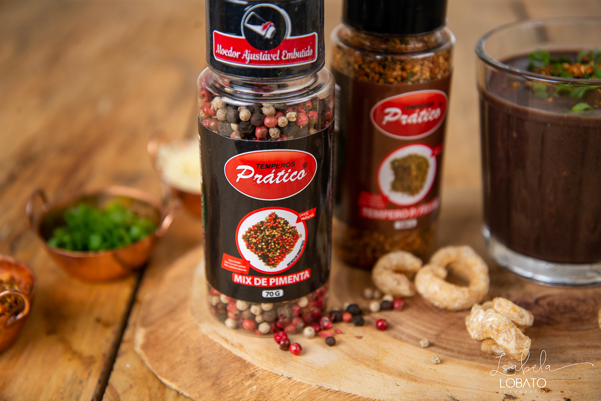 caldinho-de-feijao-torresmo-tira-gosto-feijoada-temperos-pratico-fotografia-de-comida-foto-de-sanduiche-molho-de-pimenta-foto-gastronomica-fotografo-de-alimentos-isabela-lobato-fotografia-festival-gastronomico-de-tiradentes-mg-restaurantes-tiradentes-mg