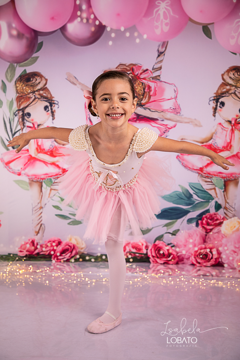 ensaio-fotografico-bailarina-ballet-a-bailarina-estudio-de-ballet-fotografia-de-crianca-fotografo-de-crianca-em-barbacena-fotografo-em-barbacena-isabela-lobato-fotografia-fotografa-de-casamento-sapatilha-de-ballet