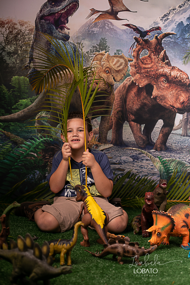 ensaio-fotografico-barbacena-fotografia-de-crianca-foto-de-casamento-fotografo-em-barbacena-isabela-lobato-fotografia-dinossauros-fotos-apaixonados-por-dinossauros-ensaio-fotografico-de-dinossauros-brincadeira-crianca-melhores-fotografos-de-minas-gerais