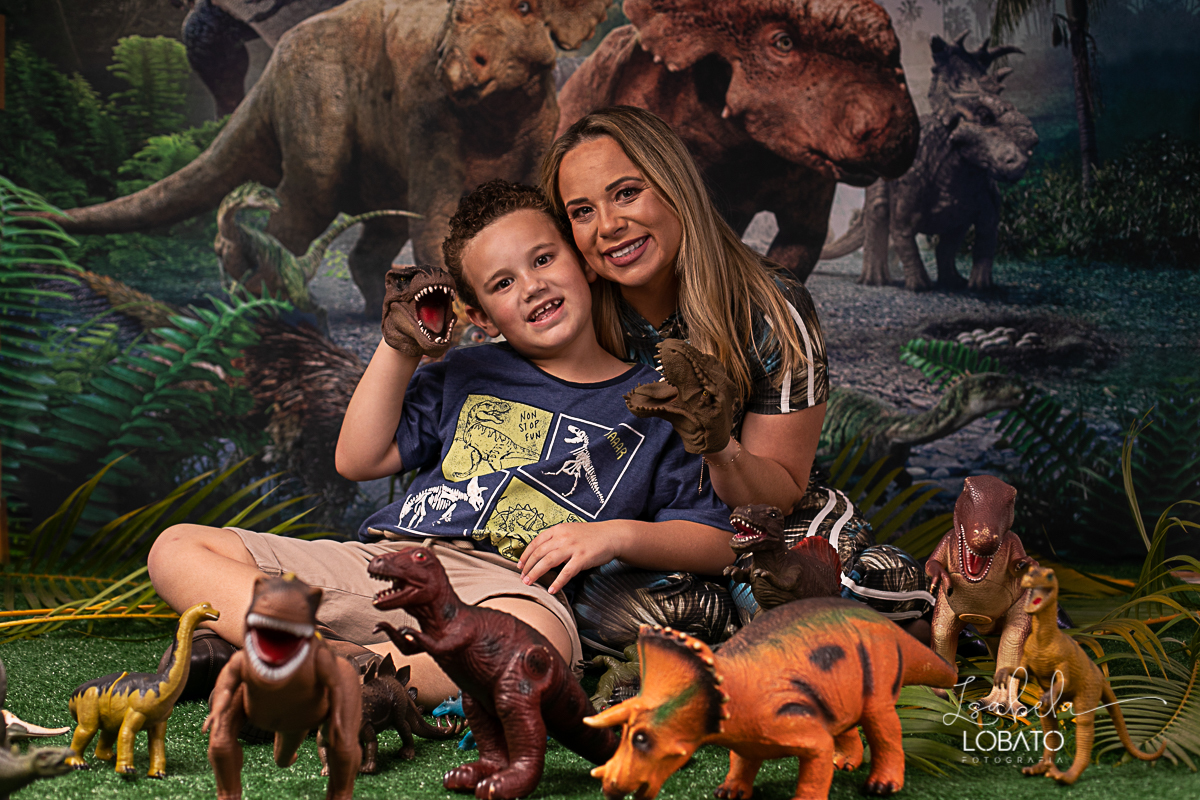 ensaio-fotografico-barbacena-fotografia-de-crianca-foto-de-casamento-fotografo-em-barbacena-isabela-lobato-fotografia-dinossauros-fotos-apaixonados-por-dinossauros-ensaio-fotografico-de-dinossauros-brincadeira-crianca-melhores-fotografos-de-minas-gerais