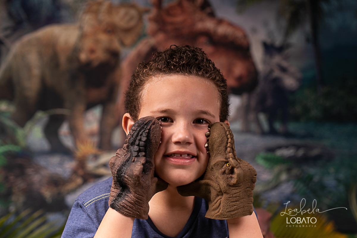 ensaio-fotografico-barbacena-fotografia-de-crianca-foto-de-casamento-fotografo-em-barbacena-isabela-lobato-fotografia-dinossauros-fotos-apaixonados-por-dinossauros-ensaio-fotografico-de-dinossauros-brincadeira-crianca-melhores-fotografos-de-minas-gerais