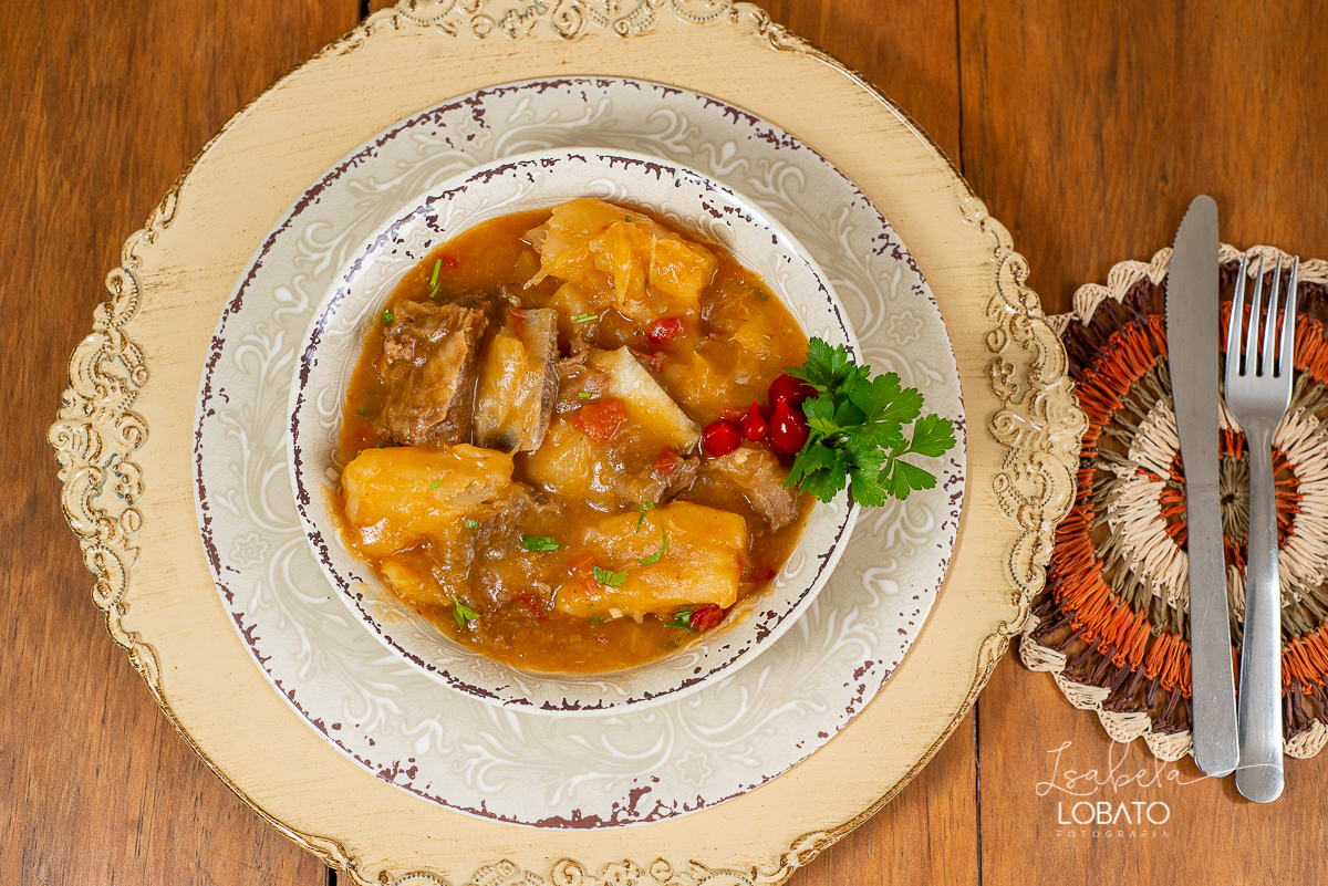 foto-de-comida-fotografia-de-alimentos-fotografo-de-gastronomia-em-minas-gerais-melhores-fotografos-de-minas-gerais-festival-gastronomico-de-tiradentes-mg-food-photagraphy-fotografia-gourmet-isabela-lobato- vaca-tolada-mandioca-pimenta-cheiro-verde