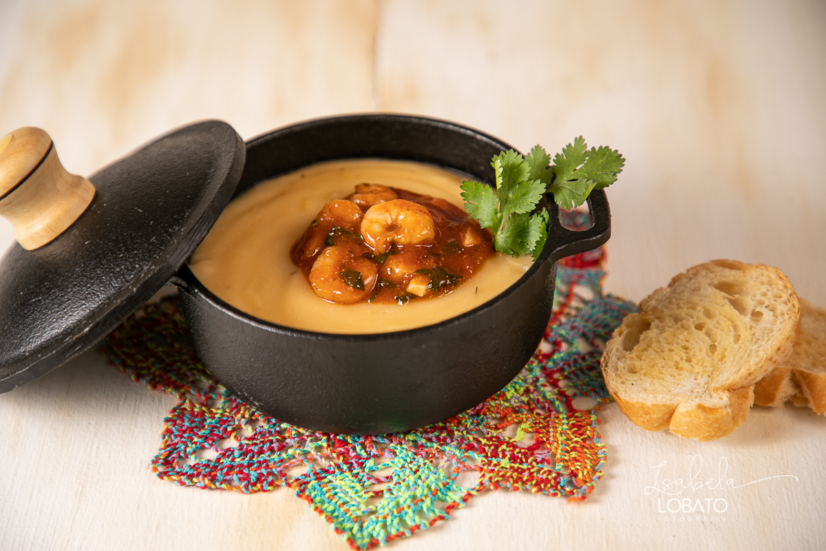 fotofoto-de-comida-fotografia-de-alimentos-fotografo-de-gastronomia-em-minas-gerais-melhores-fotografos-de-minas-gerais-festival-gastronomico-de-tiradentes-mg-food-photagraphy-fotografia-gourmet-isabela-lobato-mandioca-caldo-de-mandioca-caldo-de-camarao