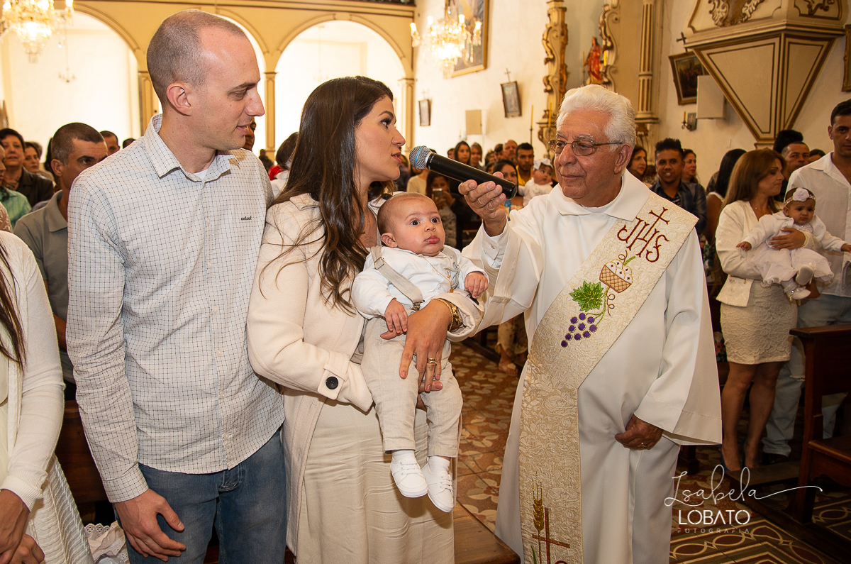 sacramento-do-batismo-batizado-do-benjamin-primeiro-sacramento-batismo-igreja-nossa-senhora-da-piedade-barbacena-minas-gerais-igreja-matriz-barbacena-fotografia-de-batizado-fotografa-de-batizado-em-barbacena-isabela-lobato-fotografia-melhor-fotografa-bq