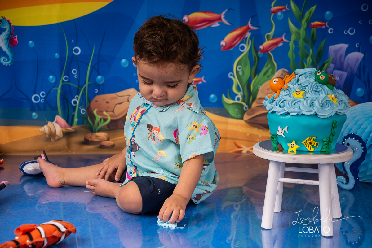 hora-do-bolo-smash-the-cake-aniversario-de-1-ano-tema-de-festa-mundo-bita-fotografia-de-smash-the-cake-mundo-bita-fundo-do-mar-estudio-fotografico-em-barbacena-isabela-lobato-fotografia-infantil-melhor-fotografo-em-barbacena-isabela-lobato