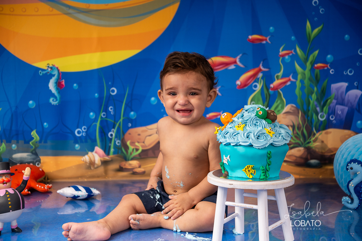 hora-do-bolo-smash-the-cake-aniversario-de-1-ano-tema-de-festa-mundo-bita-fotografia-de-smash-the-cake-mundo-bita-fundo-do-mar-estudio-fotografico-em-barbacena-isabela-lobato-fotografia-infantil-melhor-fotografo-em-barbacena-isabela-lobato