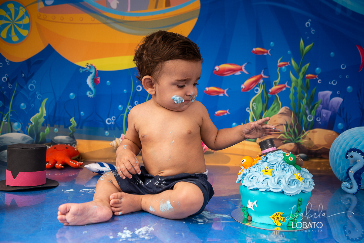 hora-do-bolo-smash-the-cake-aniversario-de-1-ano-tema-de-festa-mundo-bita-fotografia-de-smash-the-cake-mundo-bita-fundo-do-mar-estudio-fotografico-em-barbacena-isabela-lobato-fotografia-infantil-melhor-fotografo-em-barbacena-isabela-lobato