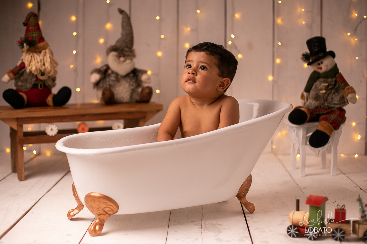natal-2019-dezembro-2019-a-hora-do-banho-edicao-especial-de-natal-banho-de-bebe-brincadeira-de-crianca-ensaio-fotografico-de-natal-em-barbacena-minas-gerais-melhor-fotografo-infantil-isabela-lobato-fotografia-estudio-fotografico-arvore-de-natal-papai-noel